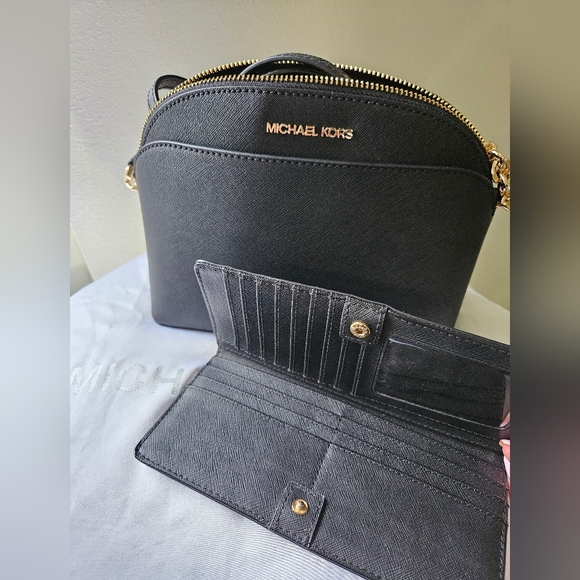 Michale Kors Black Crossbody Purse and Billfold Wallet bundle - Picture 2 of 9